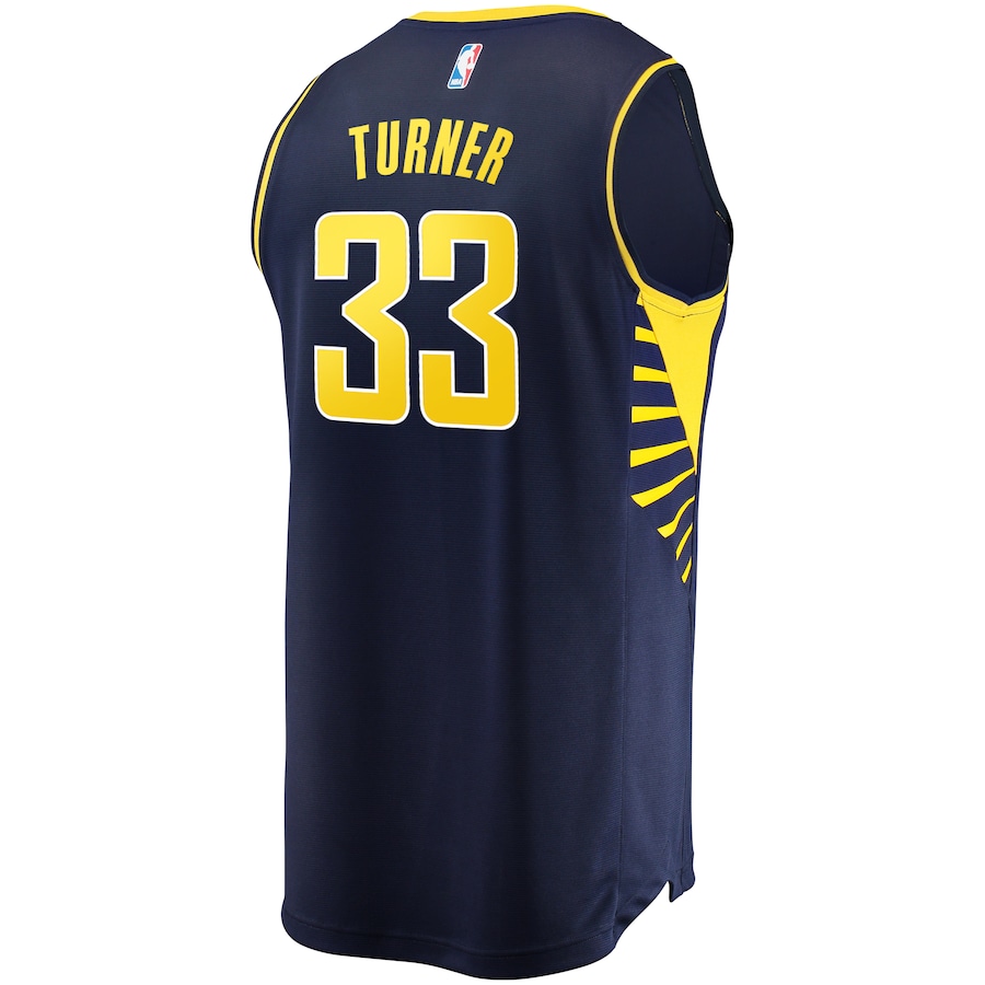 mylesturner(myles turner)